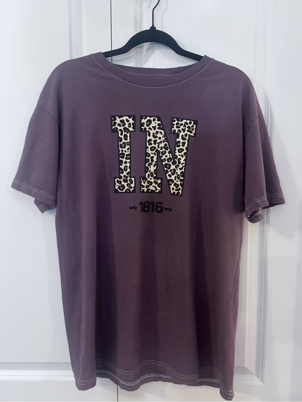 Maurices Indiana Leopard Graphic T-Shirt Purple Size L